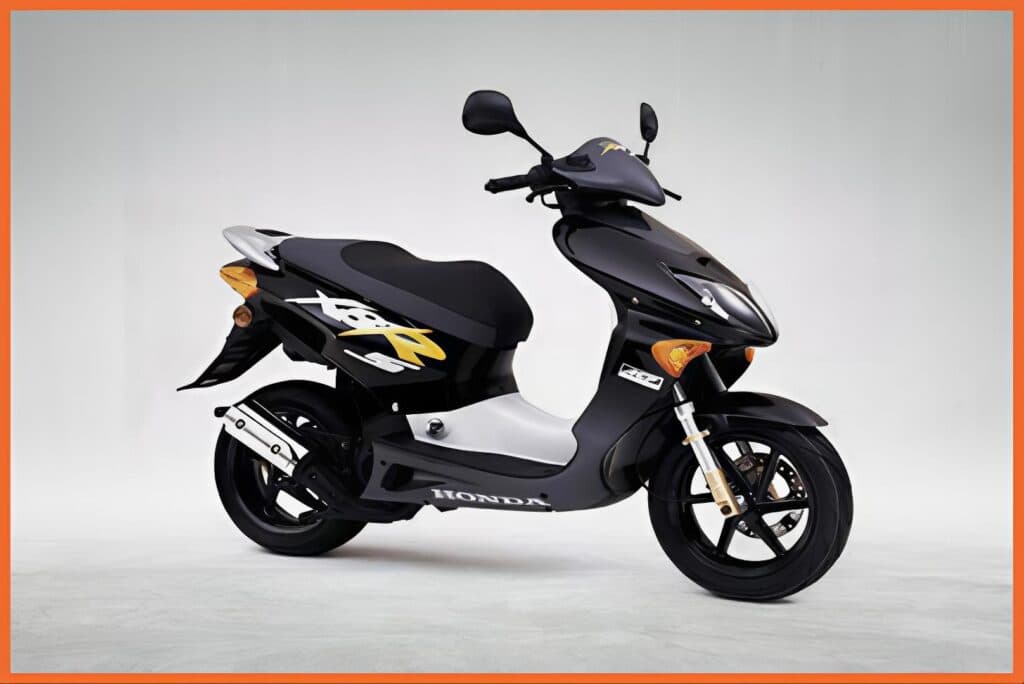 Honda X8 RS 80cc, Loukis Rentals, Paros