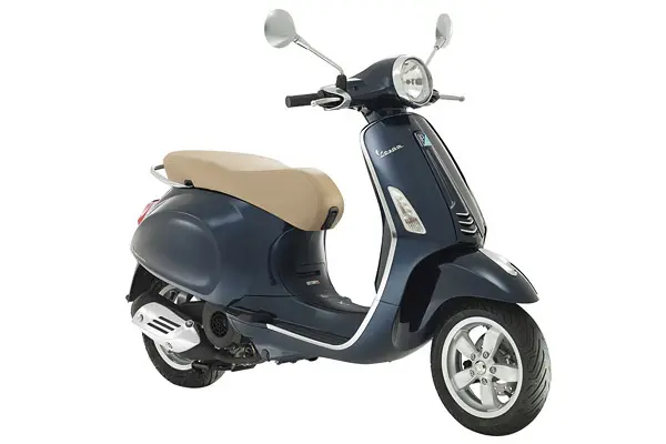 Piaggio Vespa Primavera 150cc — Santorini Quad rental in Santorini