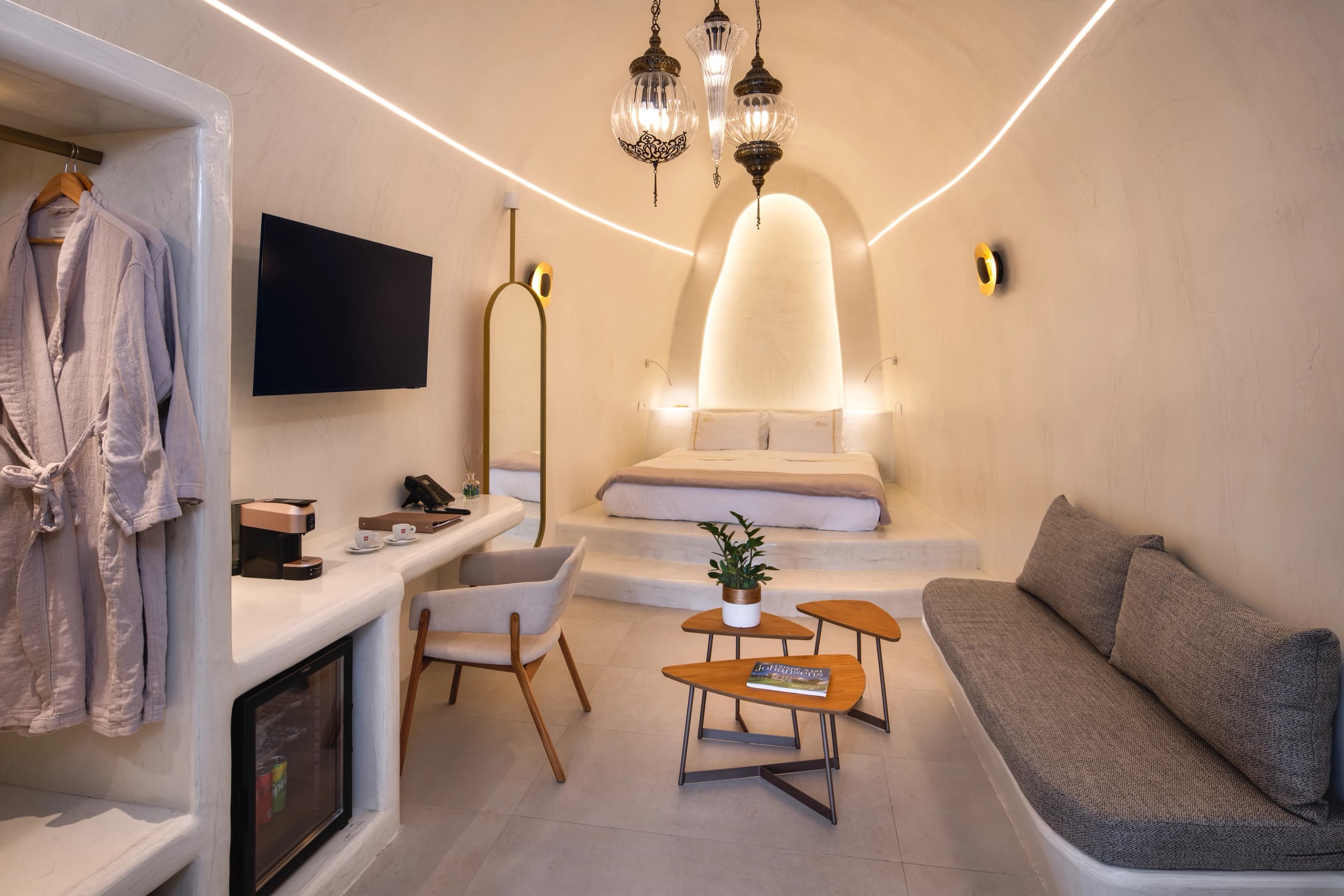Cave Honeymoon Suite