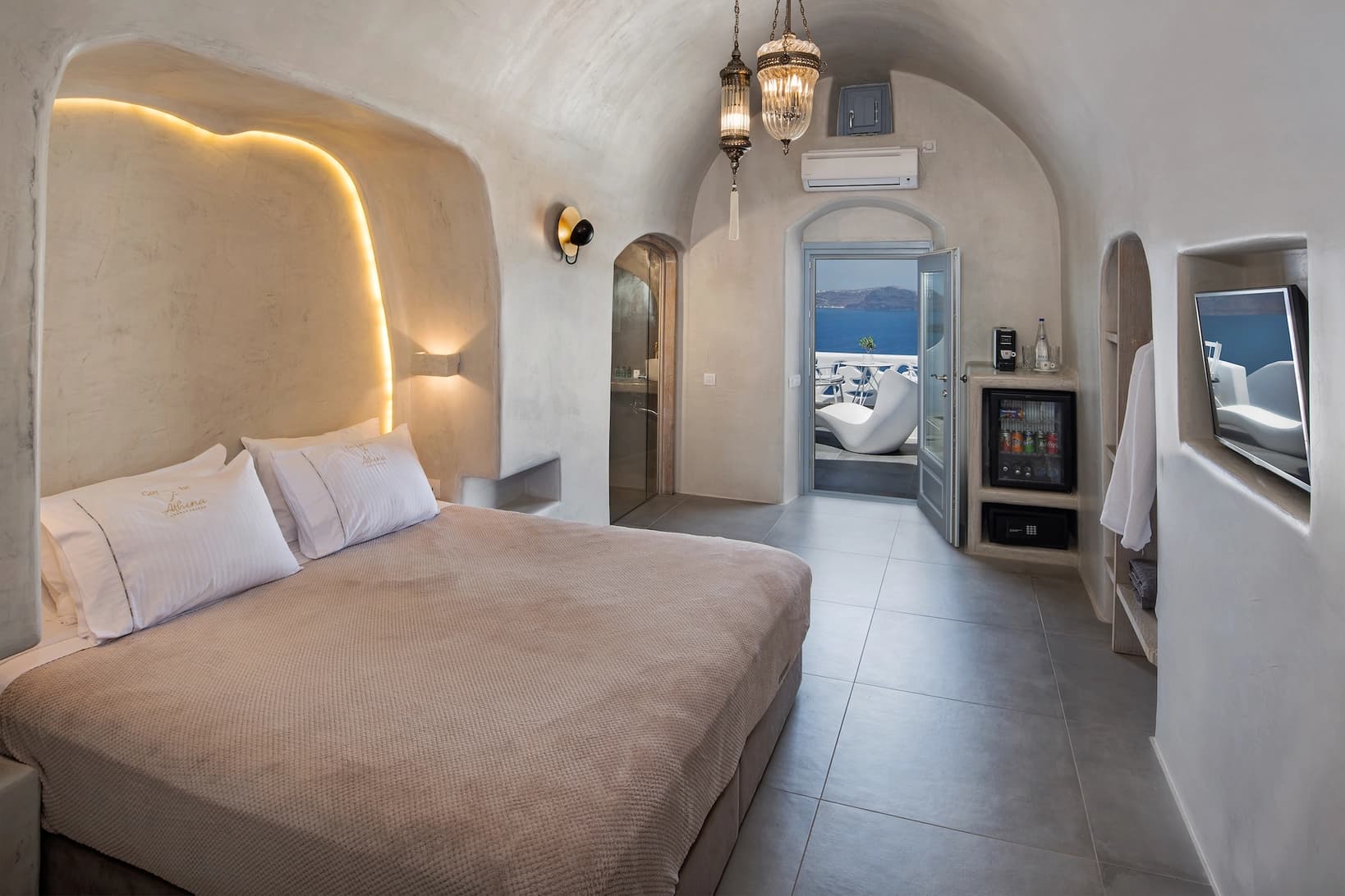Petit Cave Suite