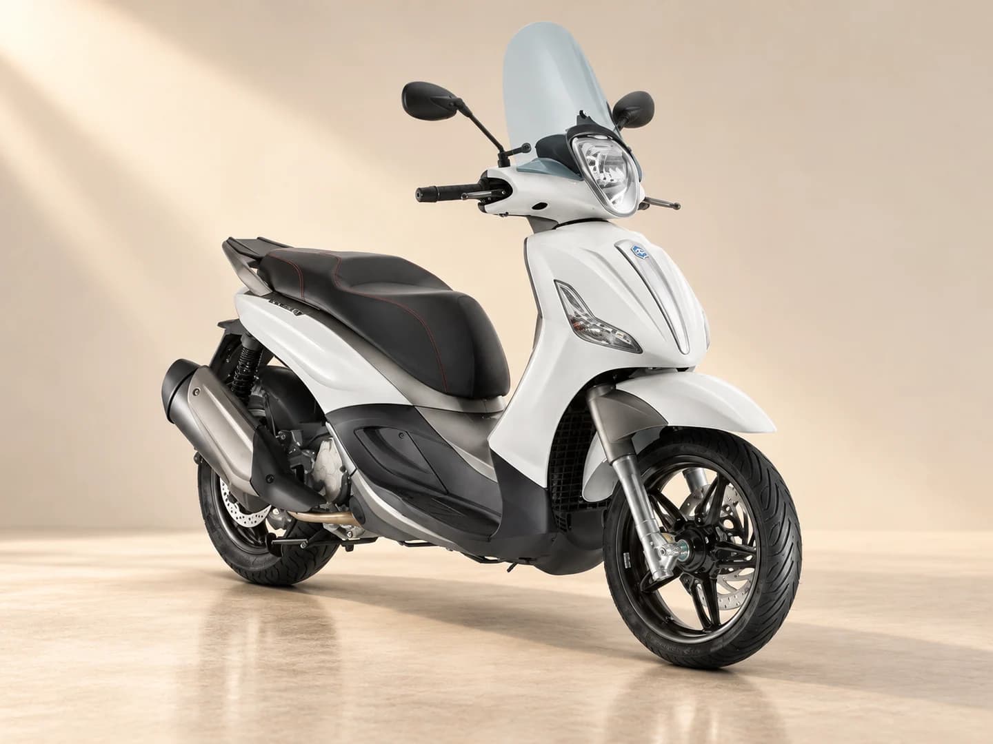 Piaggio Beverly 350cc Sport Touring, Road Runner Folegandros, Folegandros