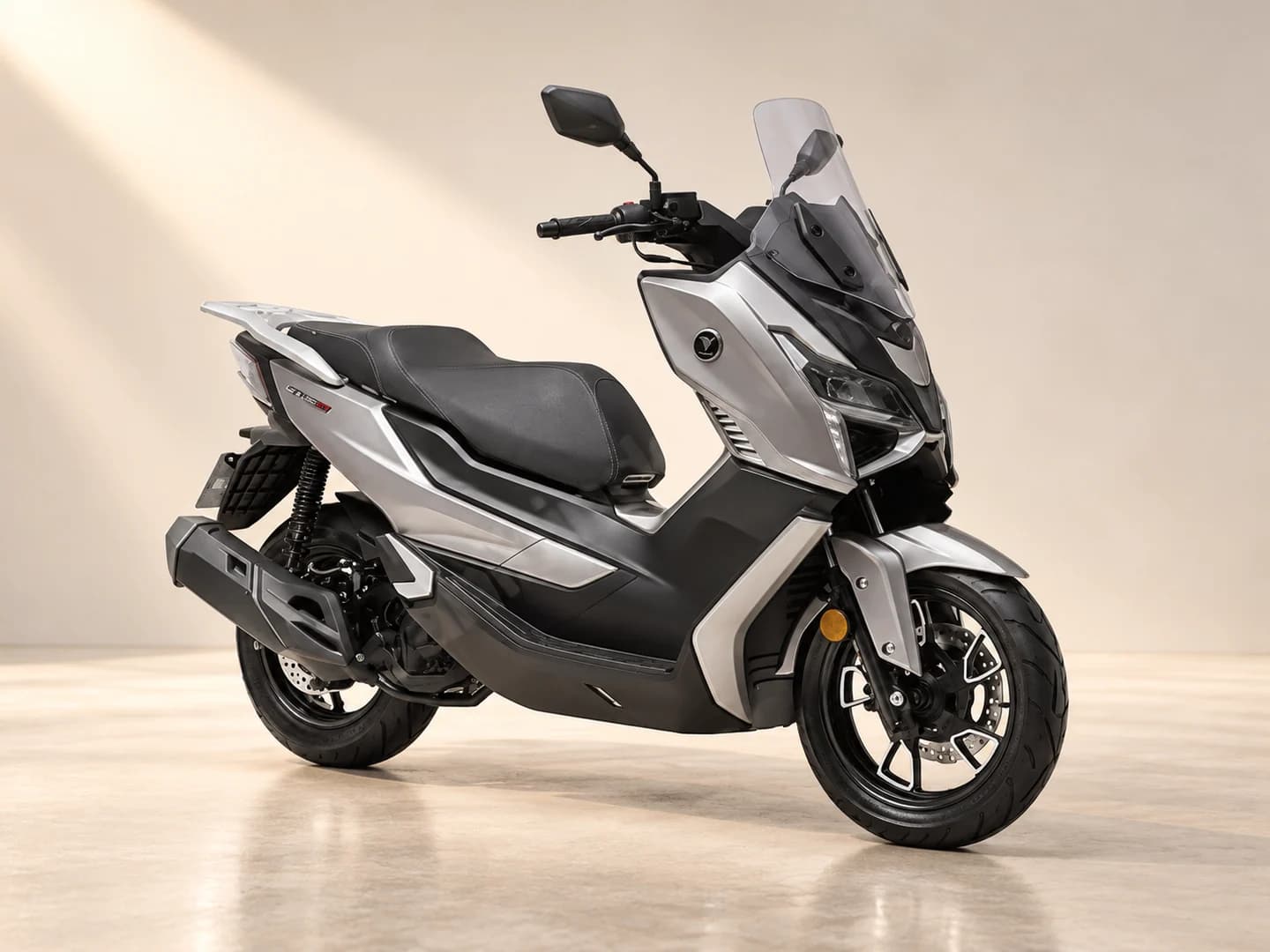 Voge SR1 125cc, Loukis Rentals, Paros