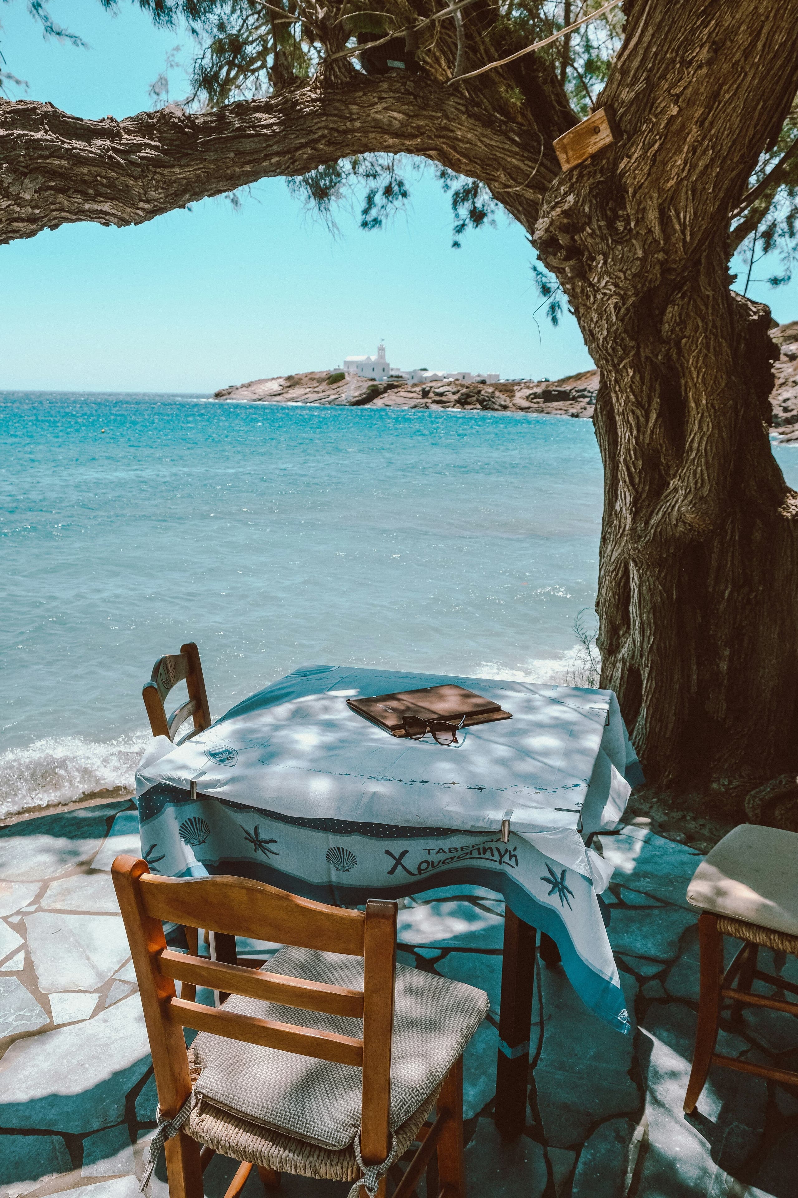 Chrysopigi, Sifnos
