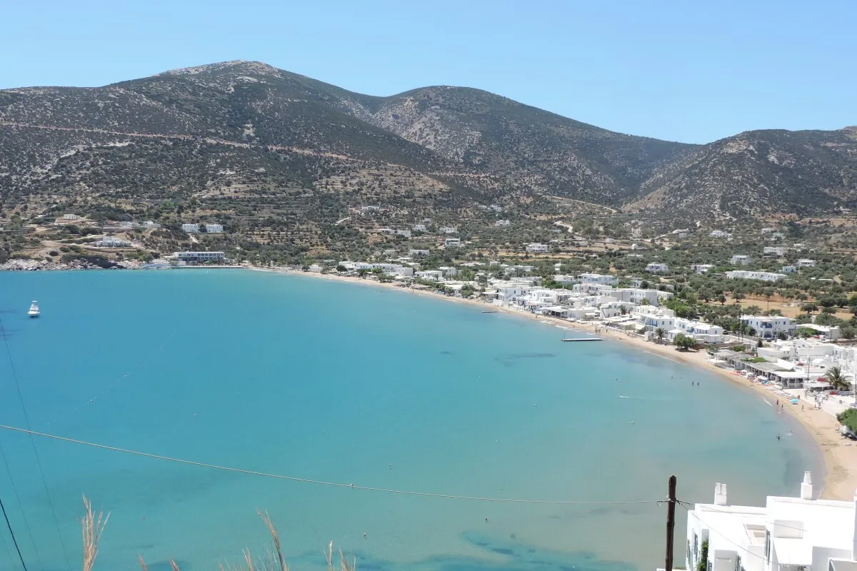 Platis Gialos long family-friendly beach in Sifnos