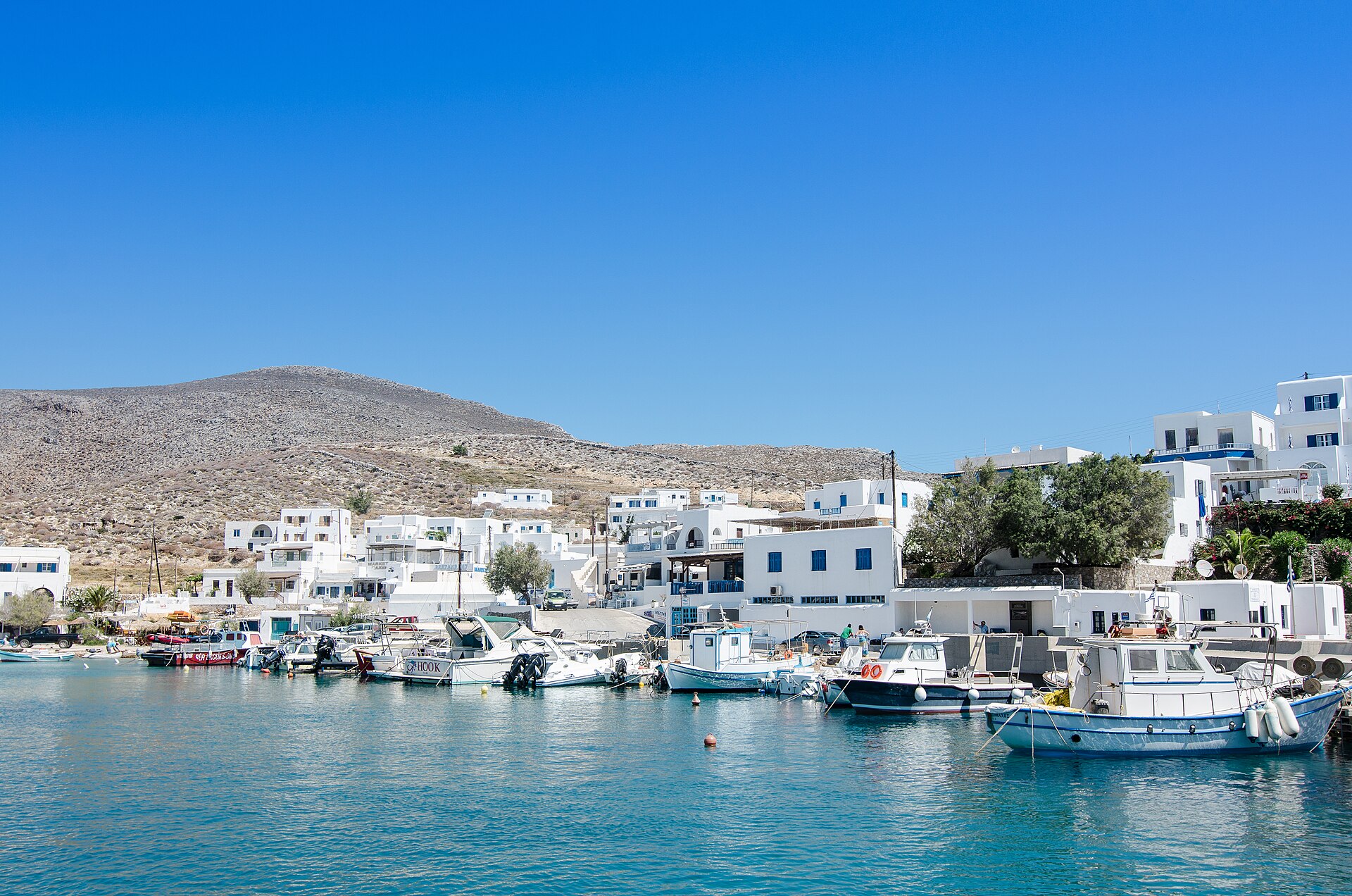 Traditional accommodation in Folegandros Chora with sea views