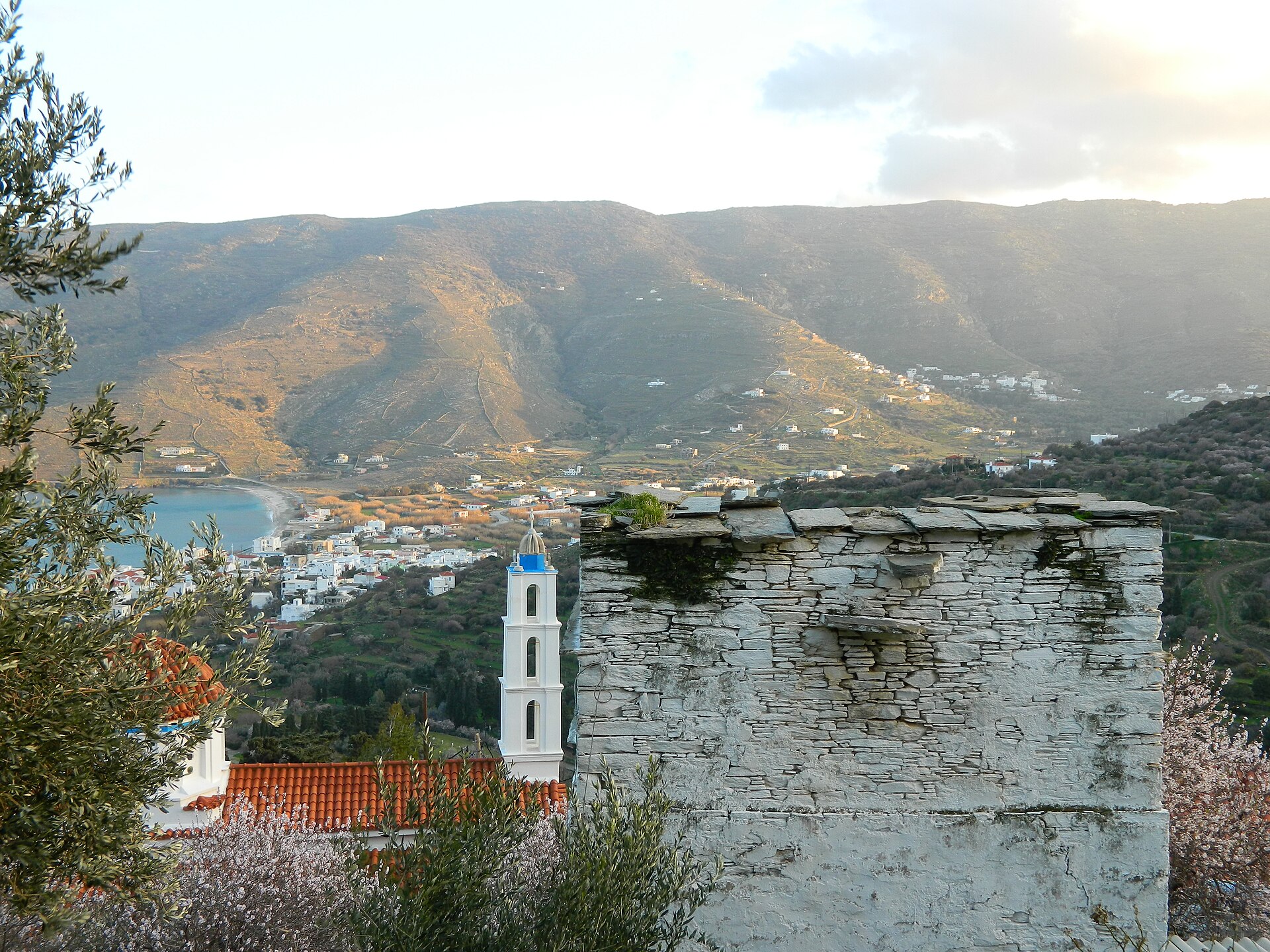 Korthi, Andros: Het verborgen dal