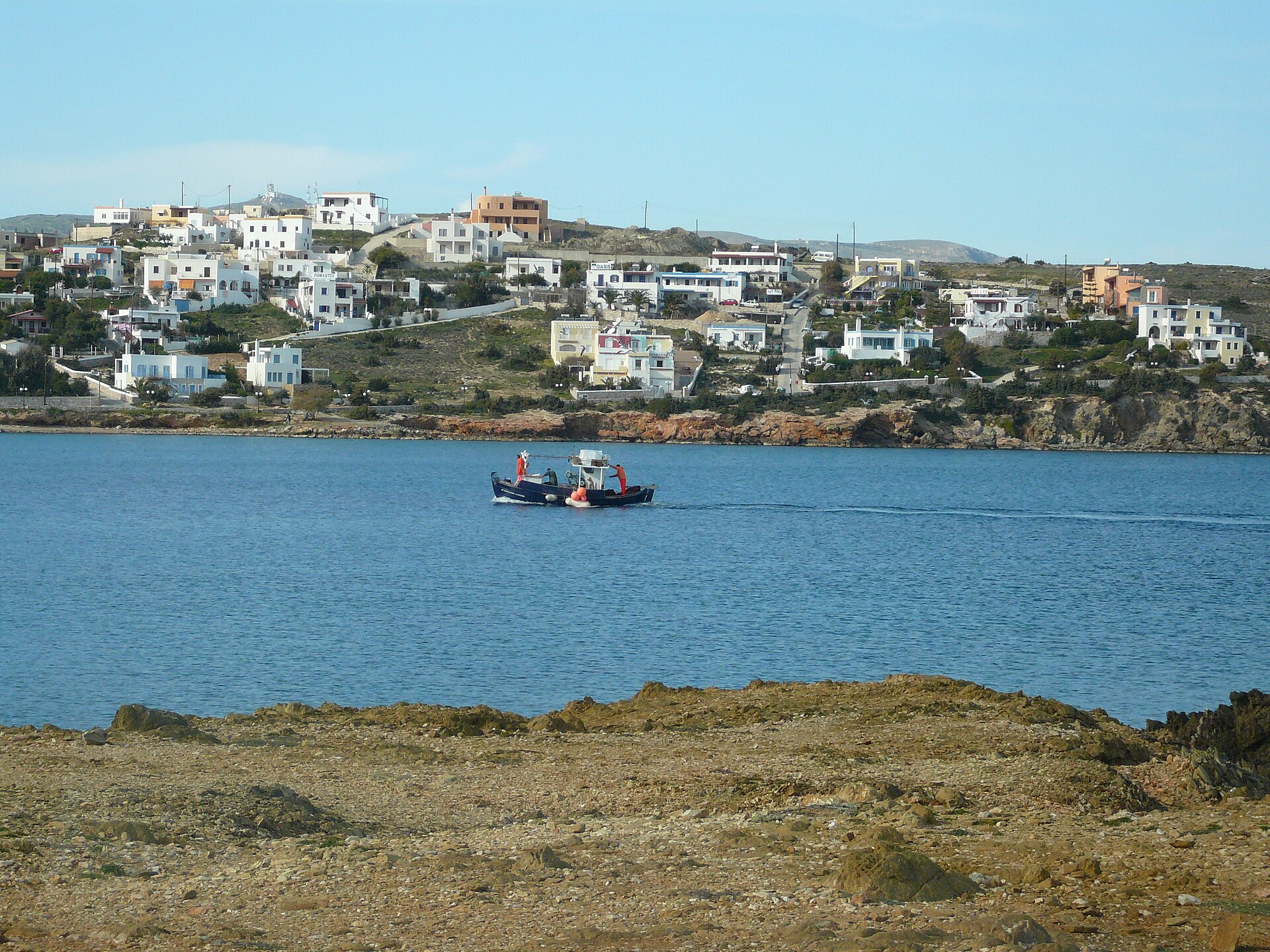 Plage de Azolimnos, Syros : Locale et animée